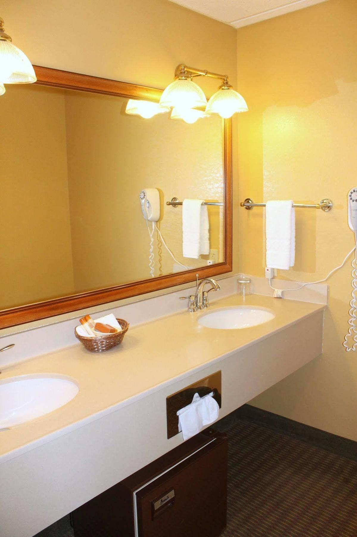 The Inn At Holiday Valley Еликотвил Екстериор снимка